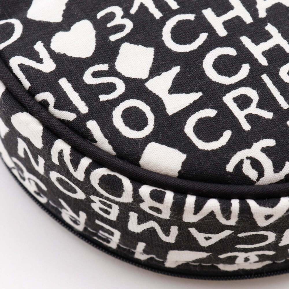 CHANEL Black Pouch - Picture 4 of 10